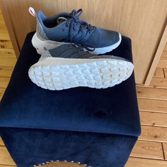 Adidas trainer. Light weight. Great shape - Picture 4 of 4